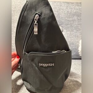 Baggallini Black Sling